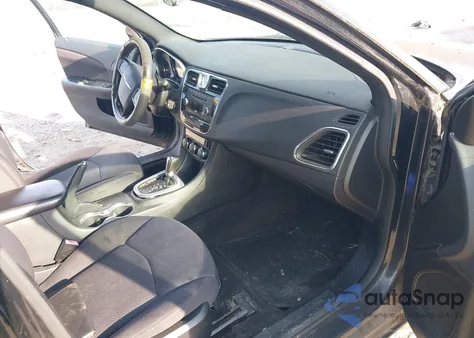 2014 Chrysler 200 Lx z USA, uszkodzony, nr VIN 1C3CCBAB4EN170487